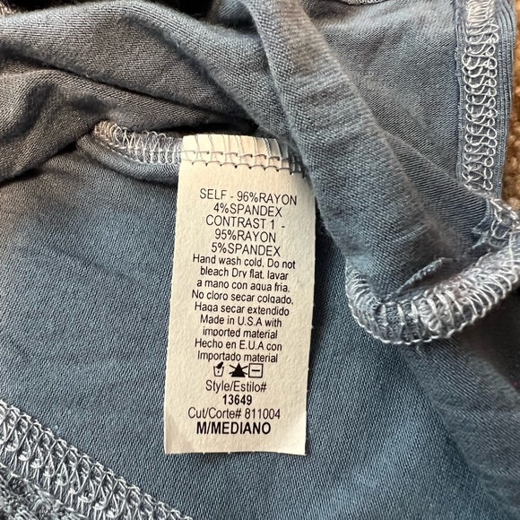 Kye Mi boutique-style top, blue, size M NEW - Picture 4 of 5